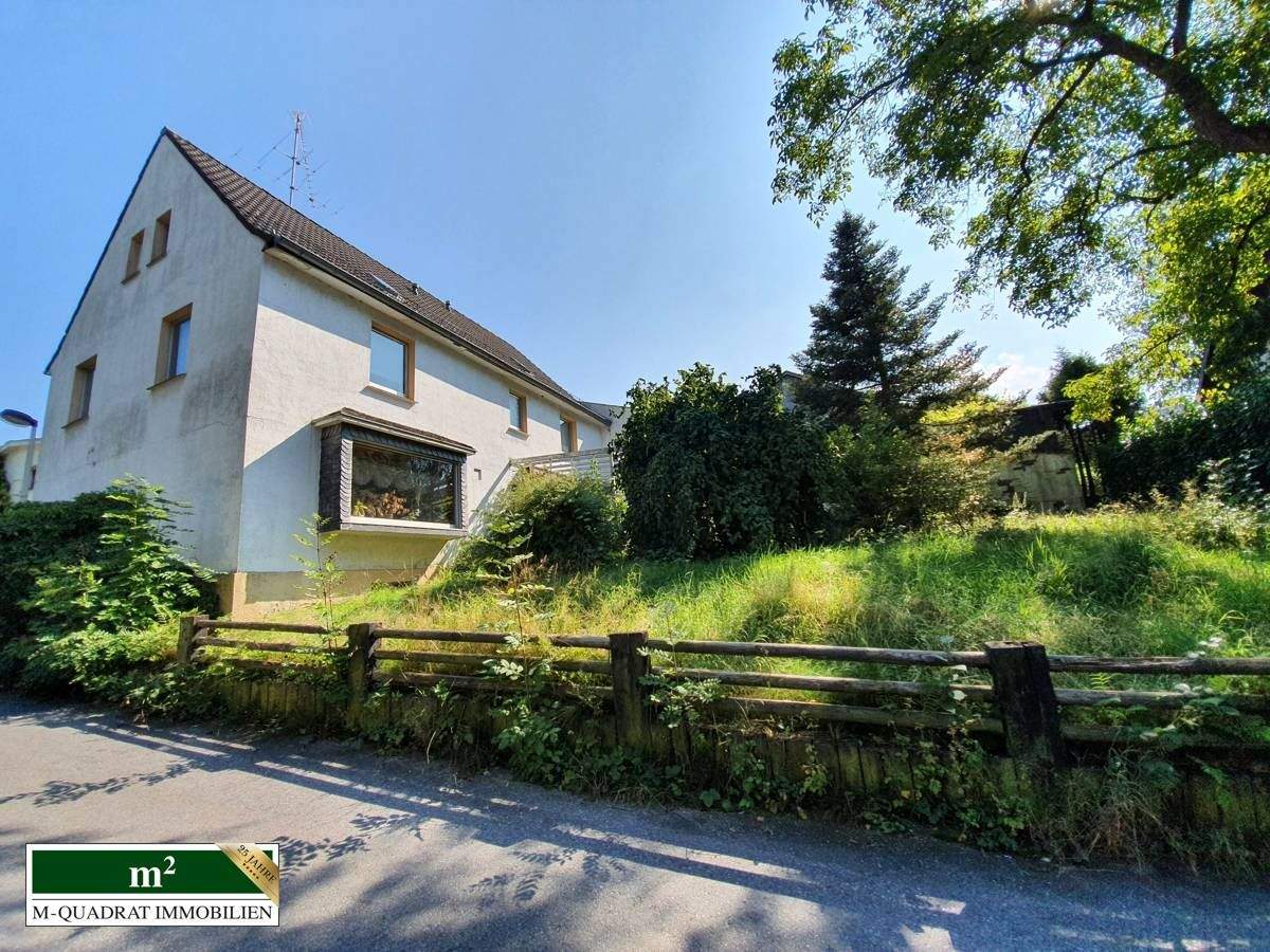 Höhscheid: Entwicklungspotenzial! Freistehendes Sanierungsobjekt + Halle, ca. 1.900 m² Grundstück!