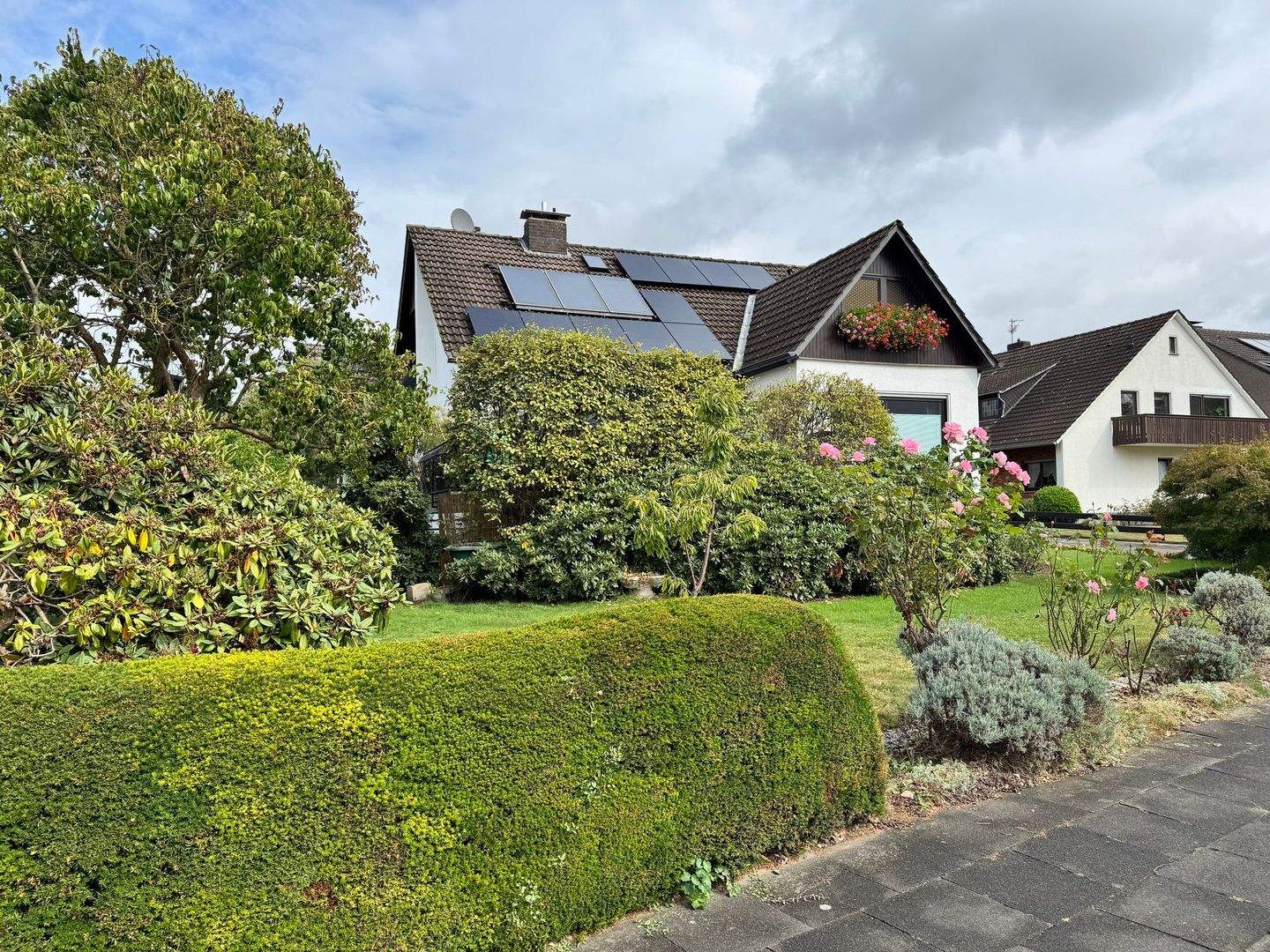 Hiddenhausen - EFH mit Einliegerwohnung – Hiddenhausen – Bild 1 von 9