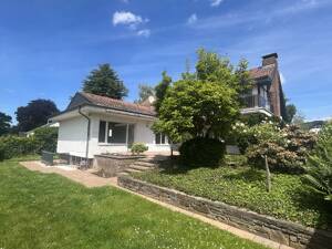 Freistehendes Einfamilienhaus mit Sonnengarten und Einliegerwohnung in Bestlage Rüngsdorf