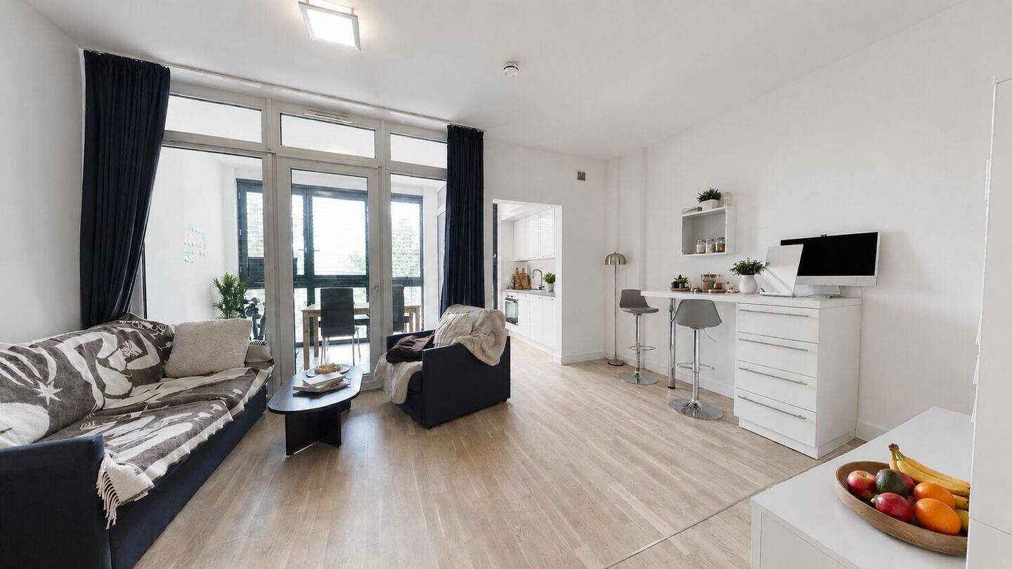 Voll möblierte, moderne 1,5-Zimmer-Wohnung mit Wintergarten in Bogenhausen – München – Vorschaubild 2
