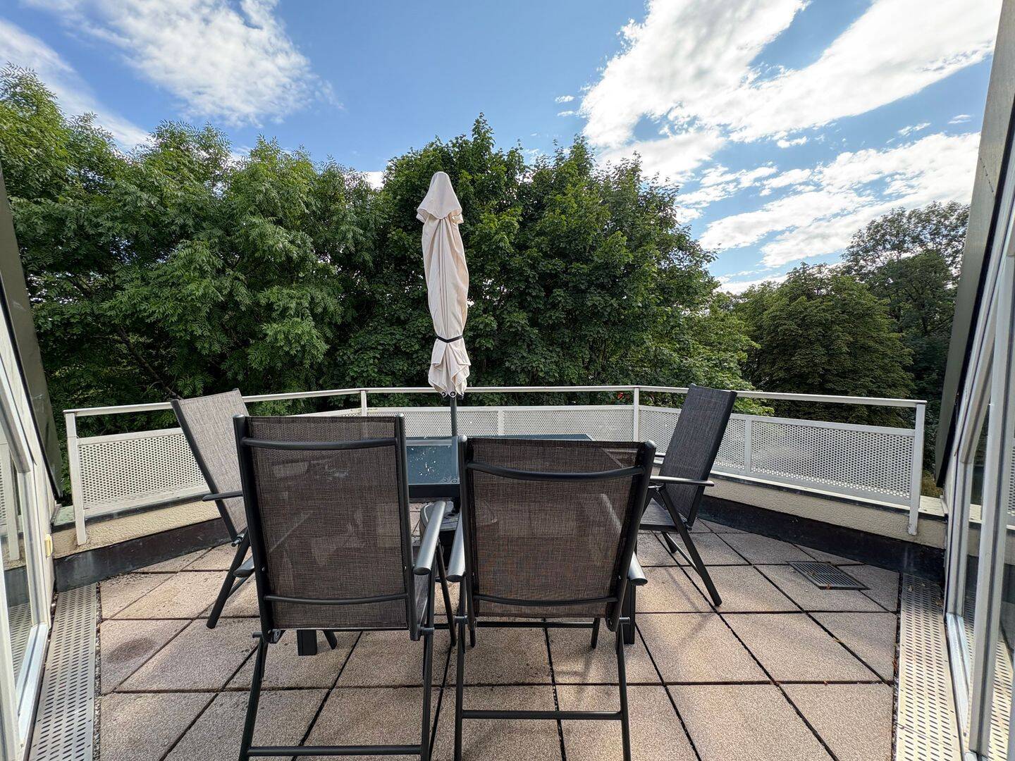 Modern möblierte, sonnige 2-Zimmer-Loftwohnung mit Dachterrasse inkl. NK – München – Vorschaubild 6