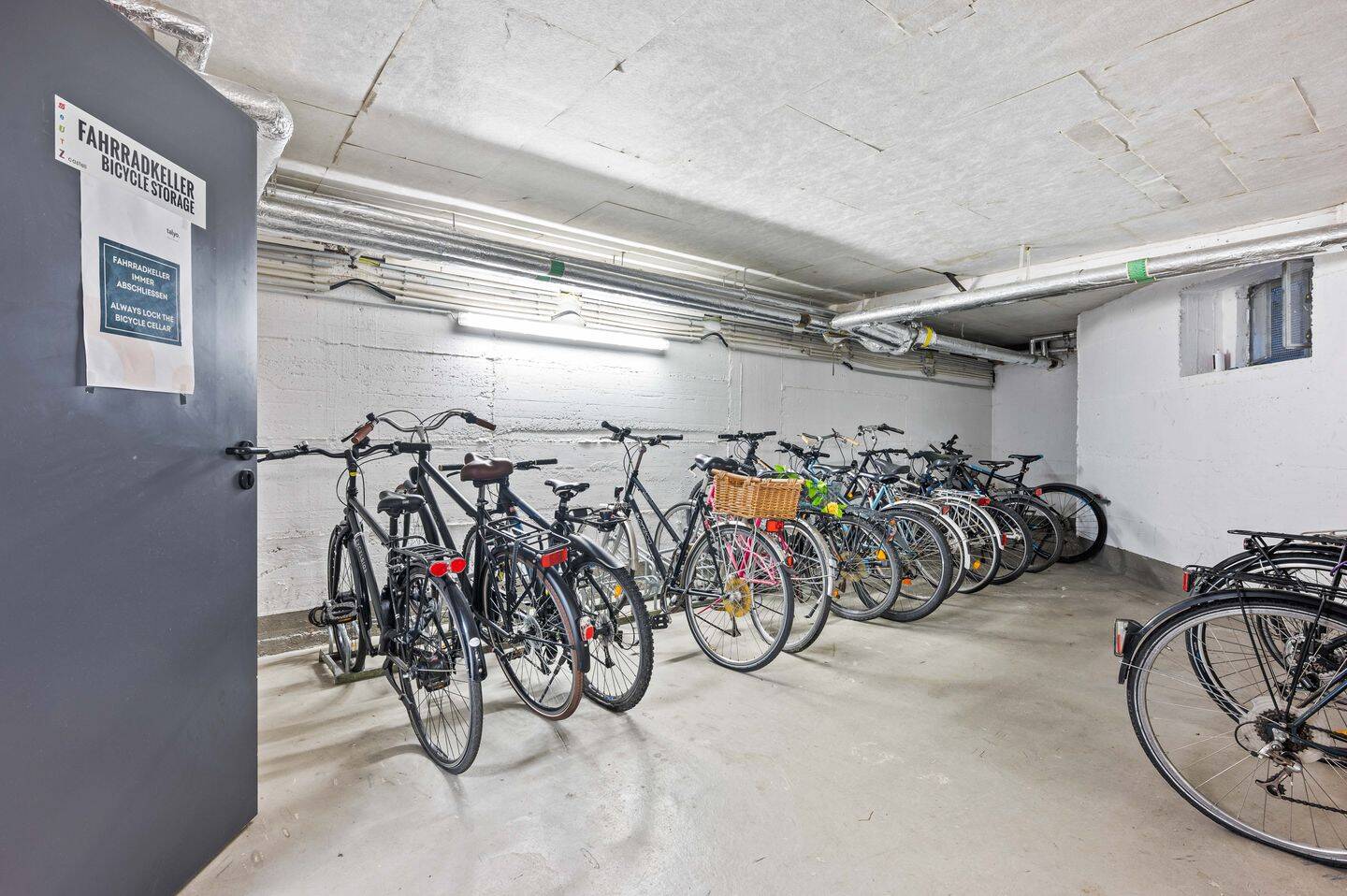Möbliertes WG-Zimmer in Frauen-WG zentraler Lage für Studenten und Azubis – Köln – Vorschaubild 7