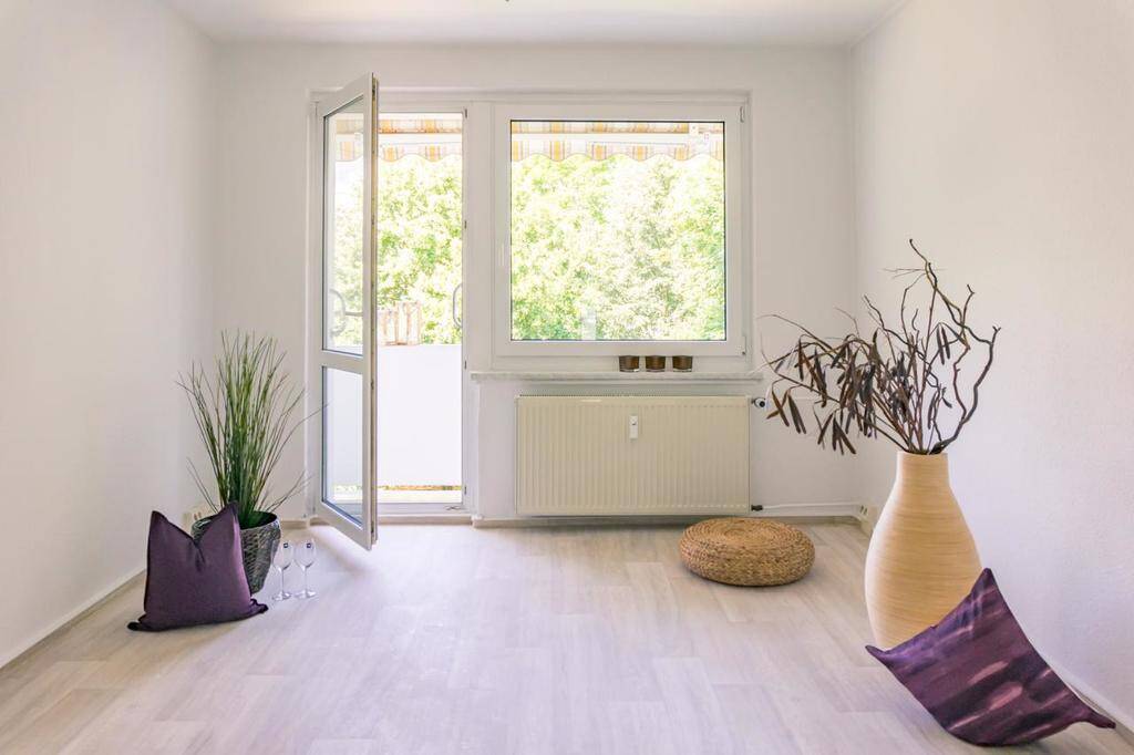 2-Raum-Wohnung mit Tageslichtbad und Balkon neu saniert