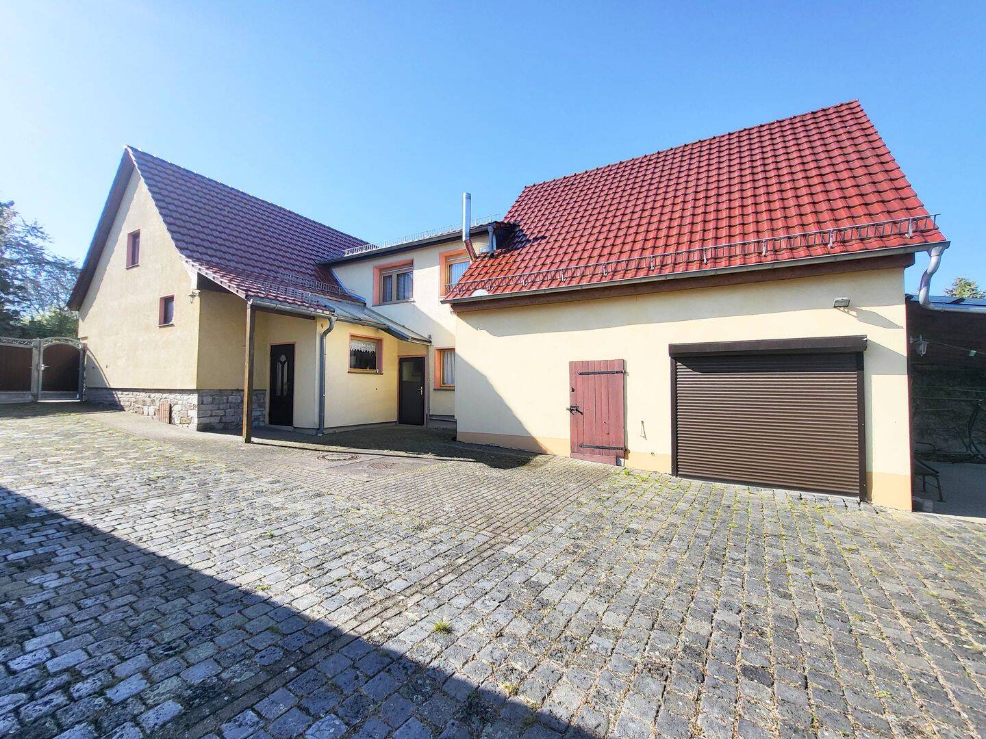 Viel Raum für Ideen - Großzügiges Grundstück trifft auf charmantes Wohnhaus – Berlstedt – Bild 1 von 9