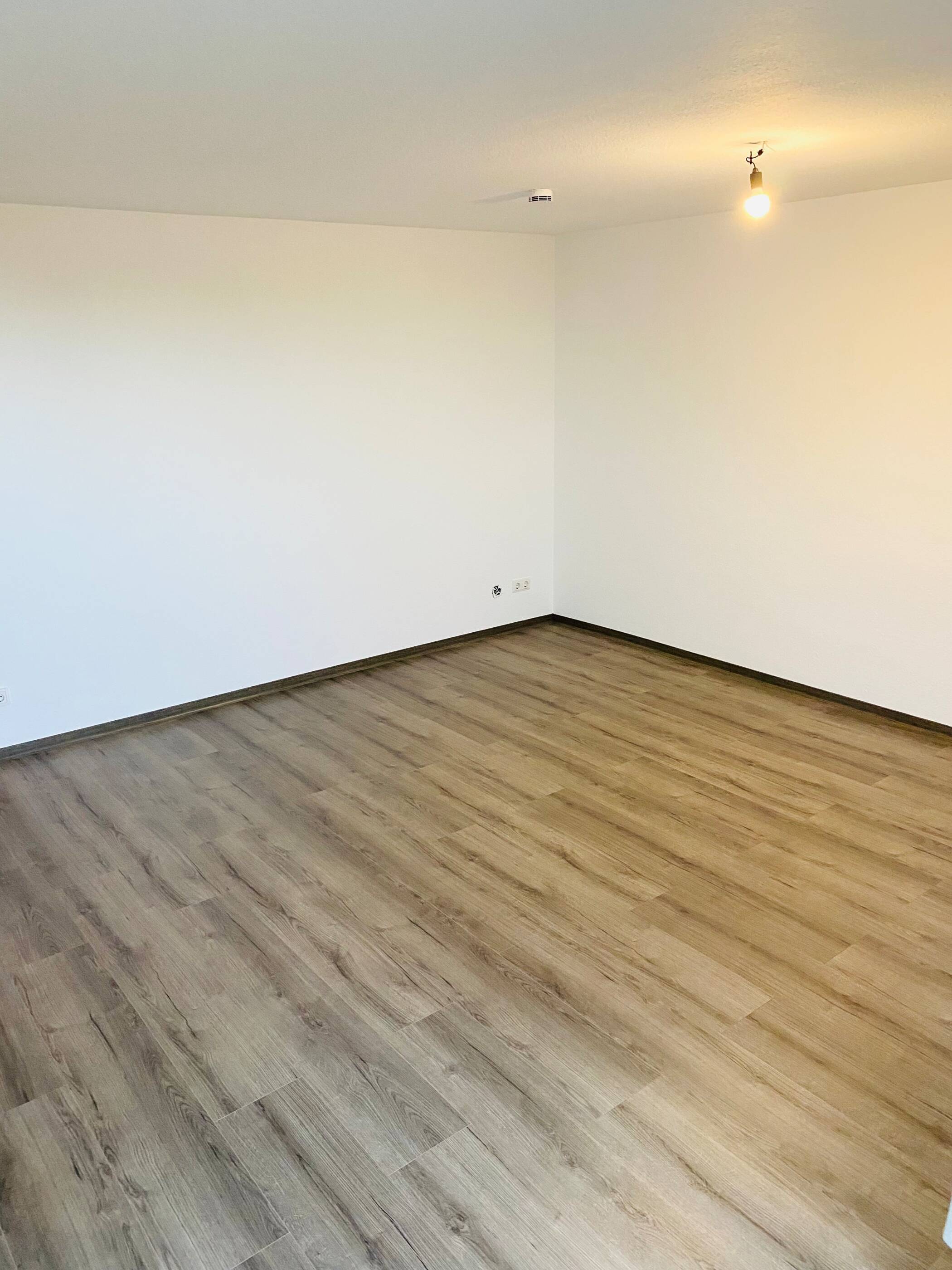 Moderne 2-Zimmer-Dachgeschosswohnung mit Balkon in Karlsruhe-Hagsfeld – Karlsruhe – Vorschaubild 9