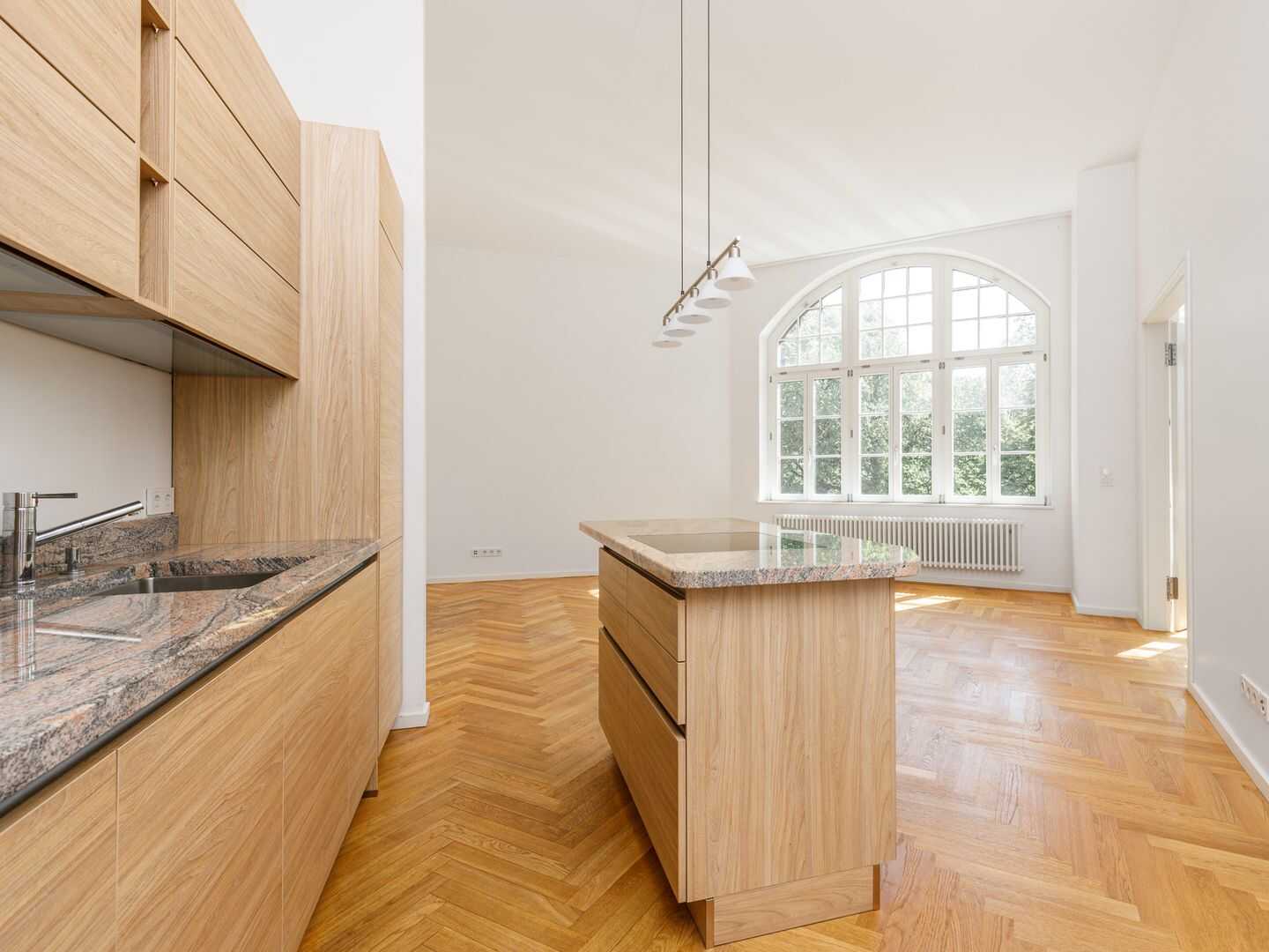 Joli Coeur- Helle Altbauwohnung mit moderner Ausstattung & Stellplatz in ruhigem Denkmal-Ensemble – Berlin – Vorschaubild 6