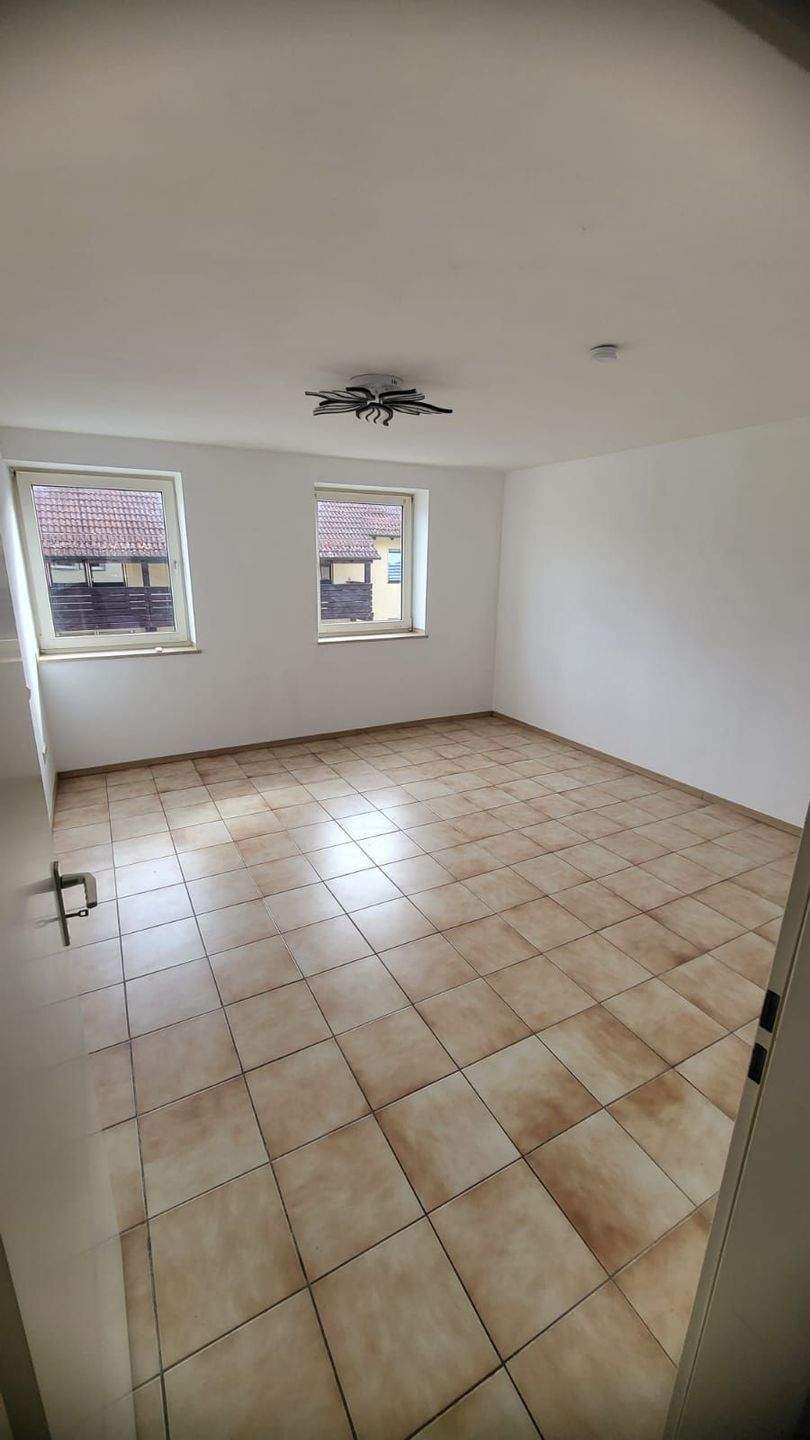 Lichtdurchflutete,geräumige 5-Zimmer-Wohnung – Regensburg – Vorschaubild 6