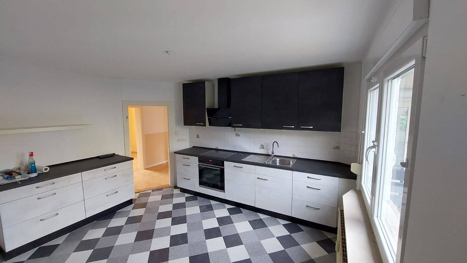 **Freistehendes Zweifamilienhaus mit zwei Apartments (4 WE) in Feldrandlage**Zwei Wohnungen frei**ÖLHEIZUNG**PROVISIONSFREI – Schöneck – Vorschaubild 7