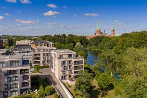 Einzigartige exklusive, barrierefreie 4-Zimmerwohnung direkt am Wasser mit Loggia und Tiefgarage