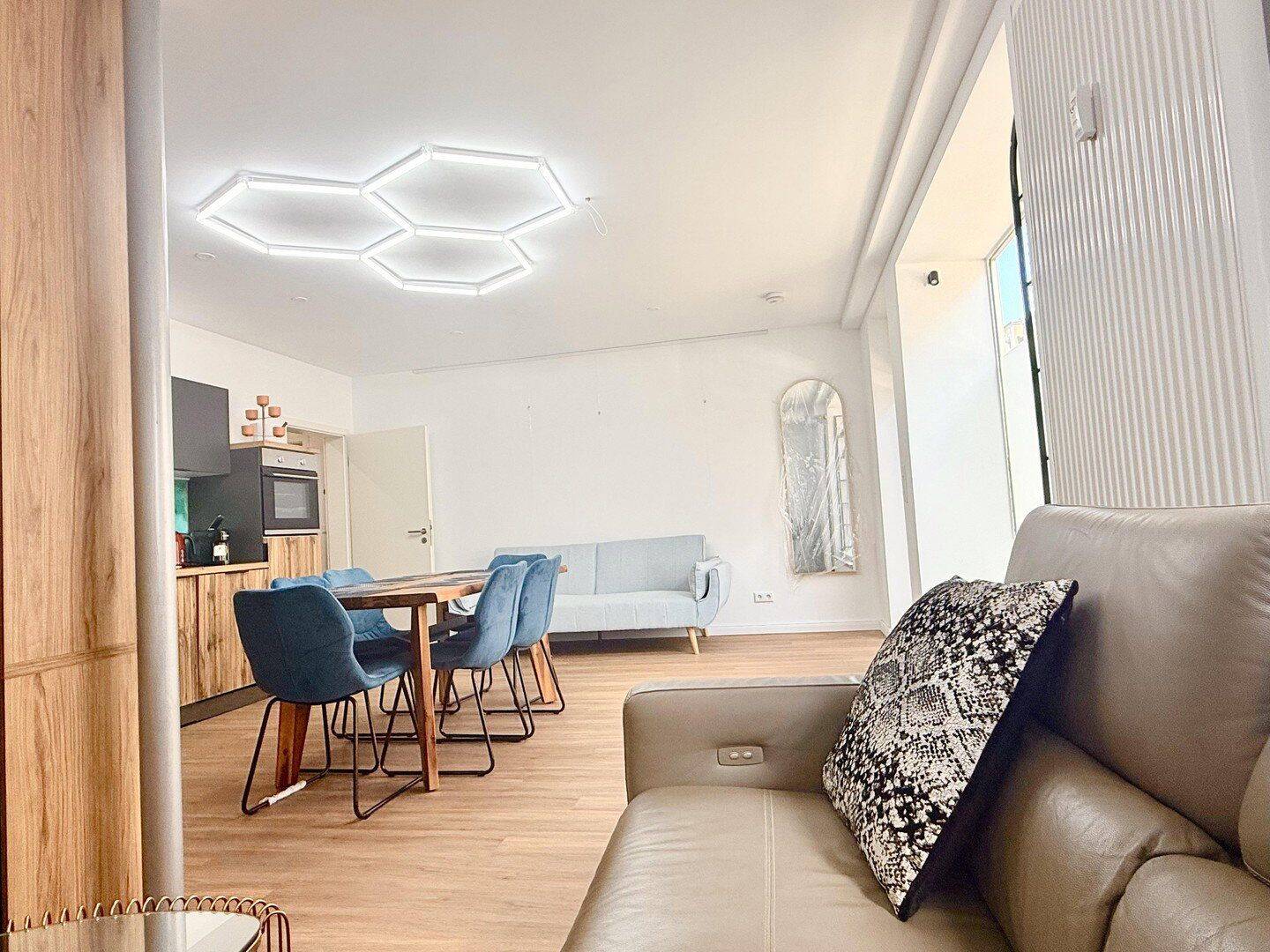 Erstbezug eines Exklusives Saniertes Möbliertes 2-Zi.-Apartment im EG in Erlangen Zentrum – Erlangen – Bild 1 von 9