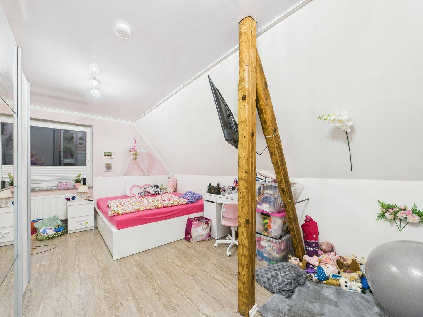 Köhlerberg WOB: 168 qm Wohnfläche auf drei Etagen, 2013 Sanierung inkl. Wohnzimmer-Anbau + DG-Ausbau – Wolfsburg – Vorschaubild 8