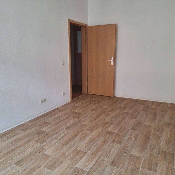 Helle 2-Raumwohnung in der 2. Etage - zentrumsnah & mit EBK möglich – Chemnitz – Vorschaubild 3