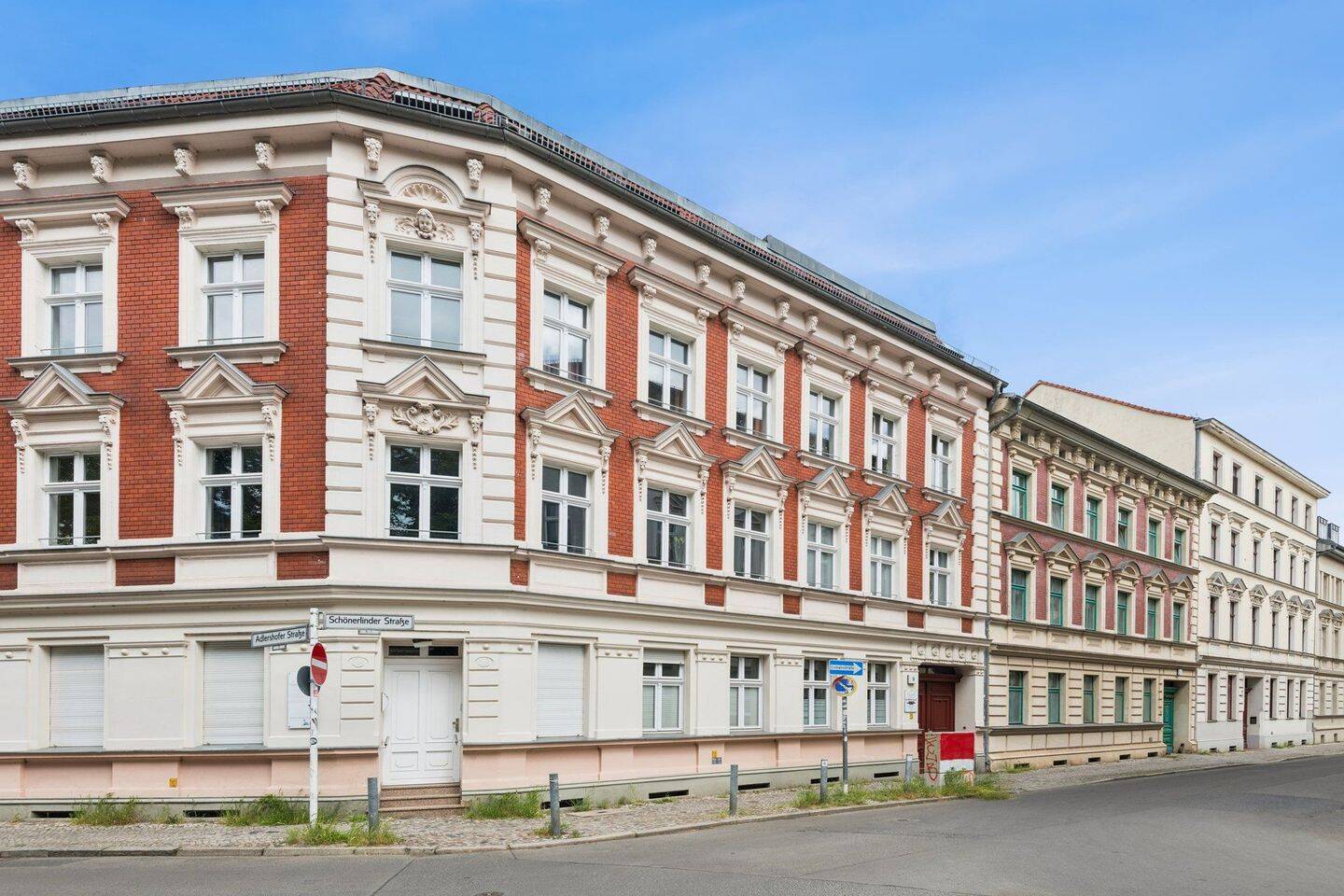 Attraktive, frisch renovierte 2-Zimmer-Wohnung mit moderner Einbauküche – Berlin – Bild 1 von 9