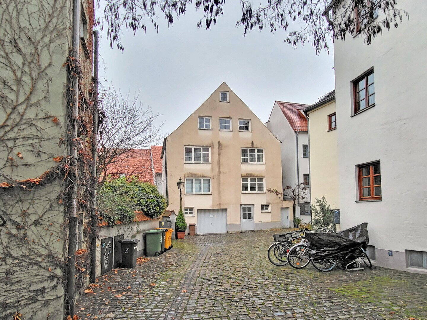 Charmantes Mehrfamilienhaus mit 3 Wohneinheiten in top Innenstadtlage