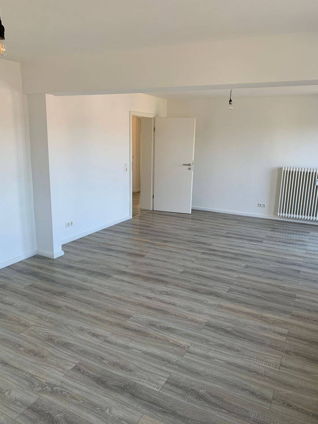 Kiel - Wilhelmplatz: Freie, fein modernisierte 3 Zimmer Eigentumswohnung mit 3 Balkonen im 2.0G – Kiel – Vorschaubild 5