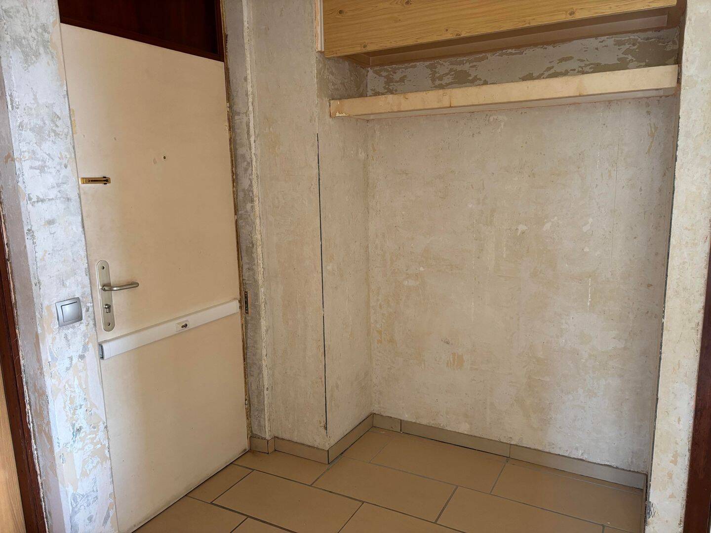 Raum für einen neuen Lebensabschnitt: Renovierungsbedürftige 3-Zimmer Wohnung in Krefeld - Uerdingen – Krefeld – Vorschaubild 3