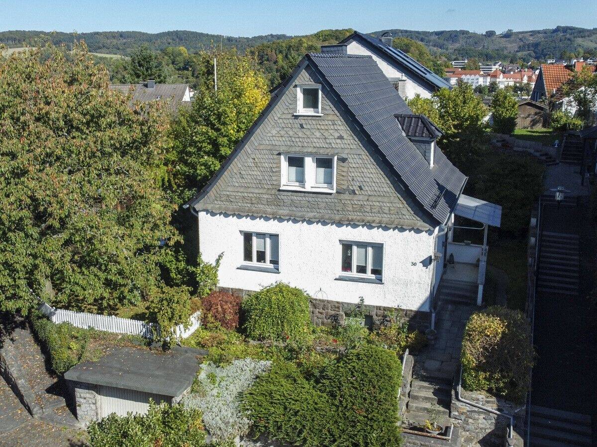 Einfamilienhaus mit Garten im Herzen der Arnsberger Altstadt! – Arnsberg – Bild 1 von 9