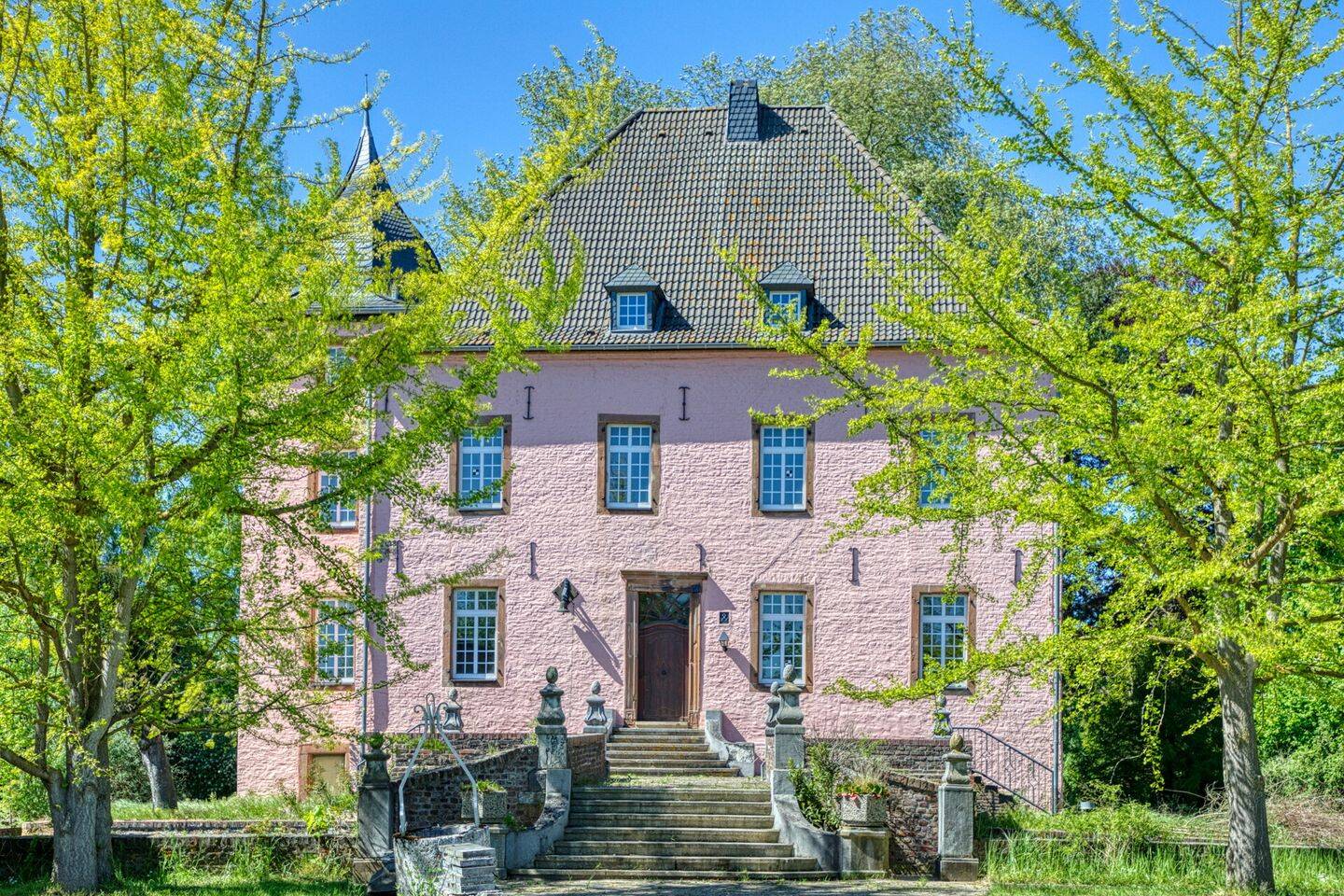 Wasserschloss mit Nebengebäuden auf 5,1 Hektar Parkareal – Jülich – Vorschaubild 3