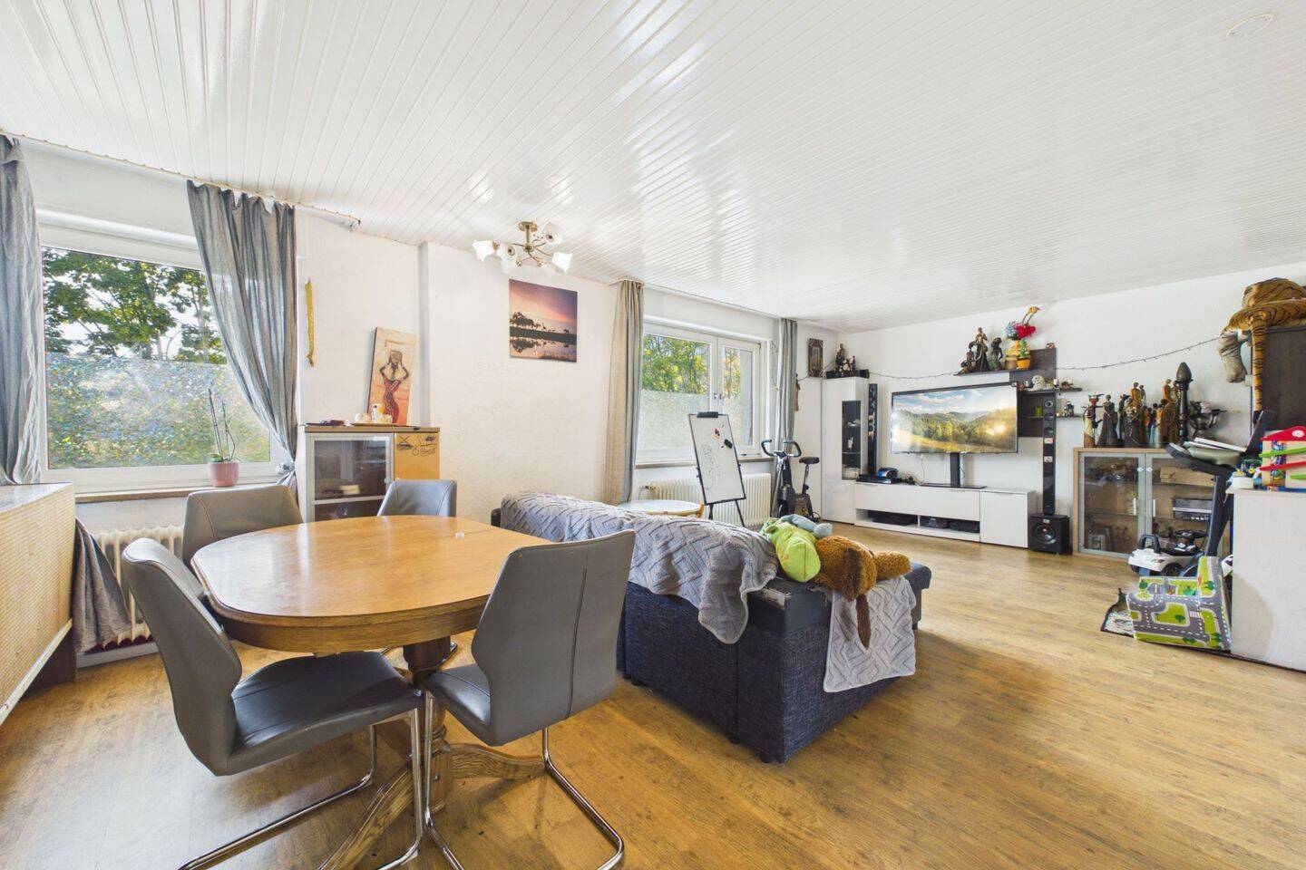 Potenzial in Top-Lage: Großzügige 3-Zimmer-Wohnung mit Balkon