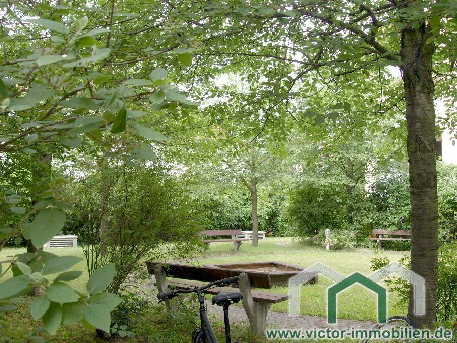 ** 2-Zimmer-Dachgeschoss-Wohnung mit 2 Dachterrassen und Lift **