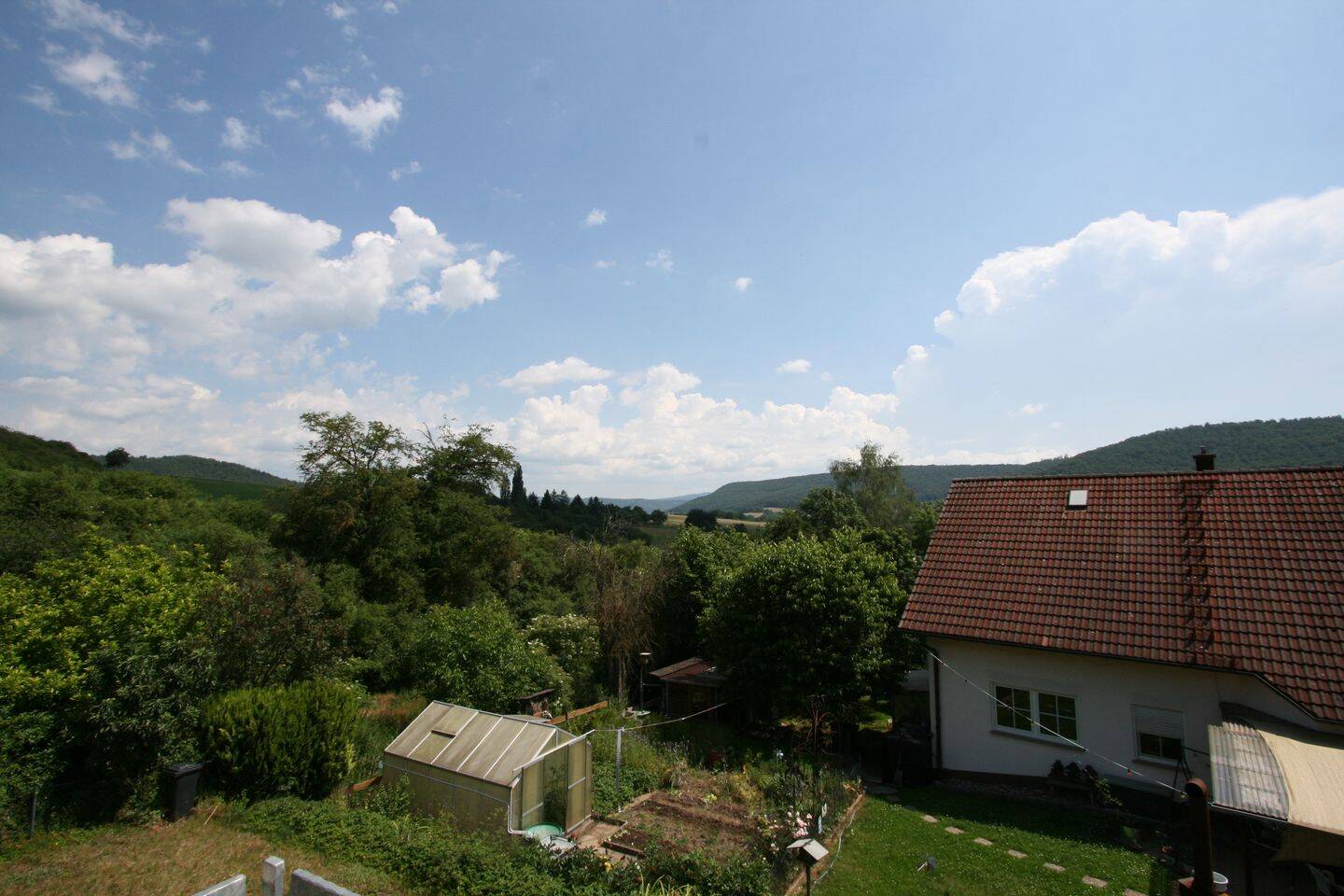 Einfamilienhaus mit herrlicher Aussicht in begehrter Wohnlage von Herpf – Meiningen – Vorschaubild 5