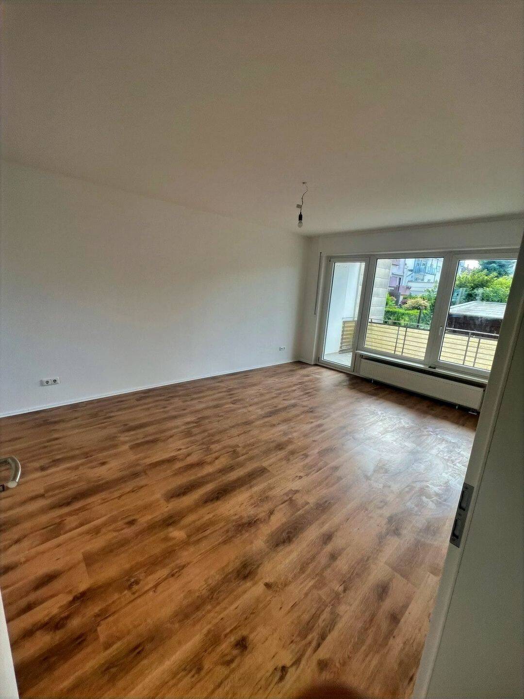 Stilvoll wohnen mit Gestaltungsspielraum - Sanierte 4-Zimmer-Wohnung mit Loggia – Karlsruhe – Vorschaubild 5