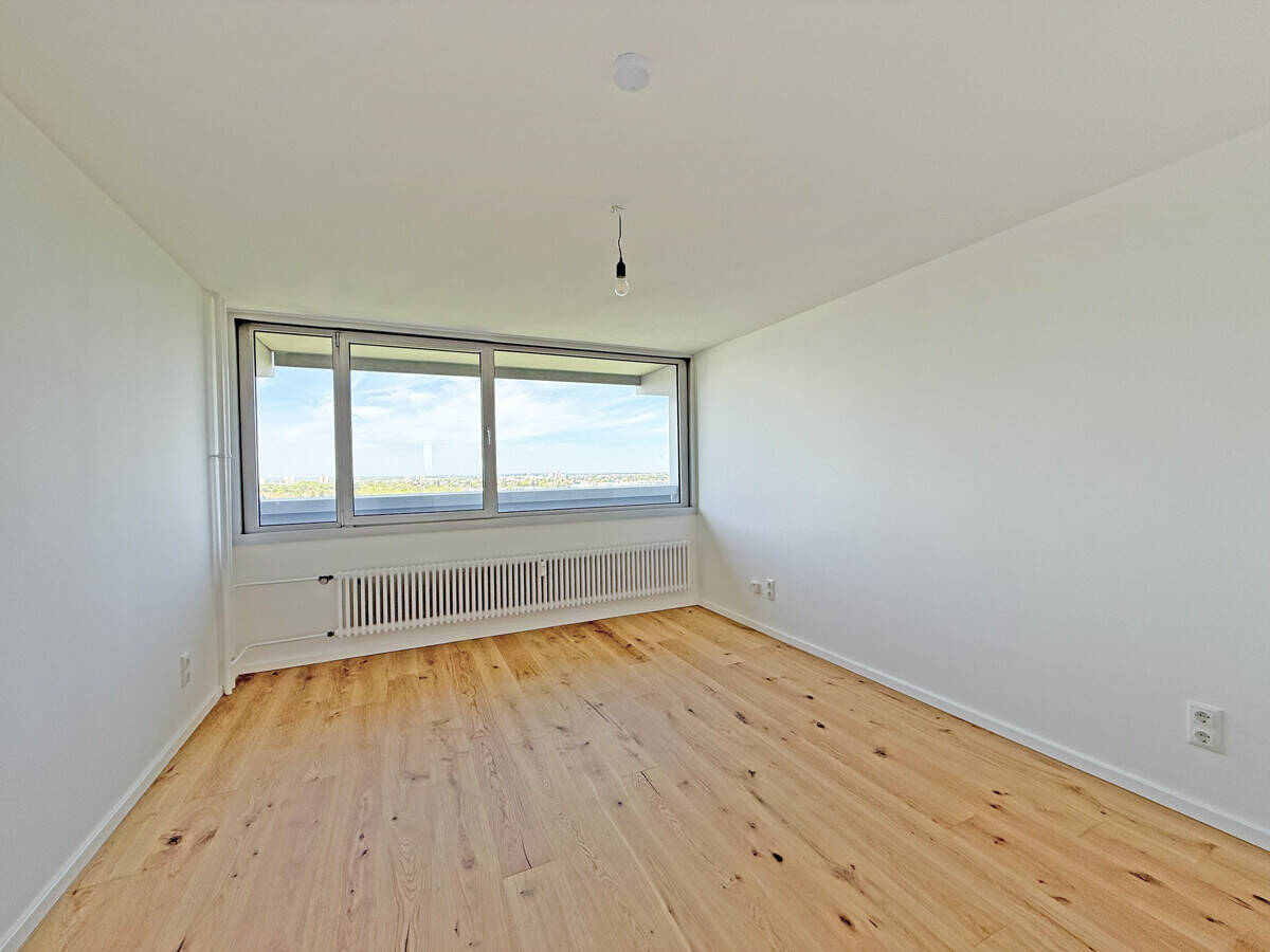 Weitblick, Sonne & Raum: Renovierte 4-Zimmer-Wohnung in der denkmalgeschützten Olympia Pressestadt – München – Vorschaubild 7
