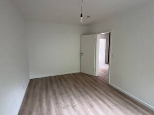 Renovierte 3-Zimmer-Wohnung mit Balkon – 22117 Hamburg – Vorschaubild 8