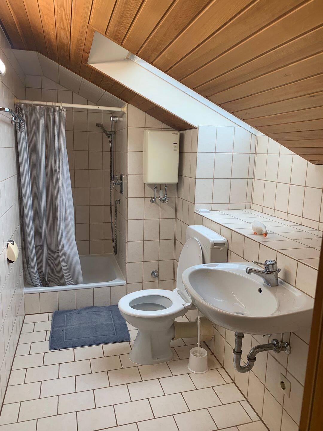 Wohnhaus mit Einliegerwohnung in toller Ortsrandlage – Knittlingen – Vorschaubild 6