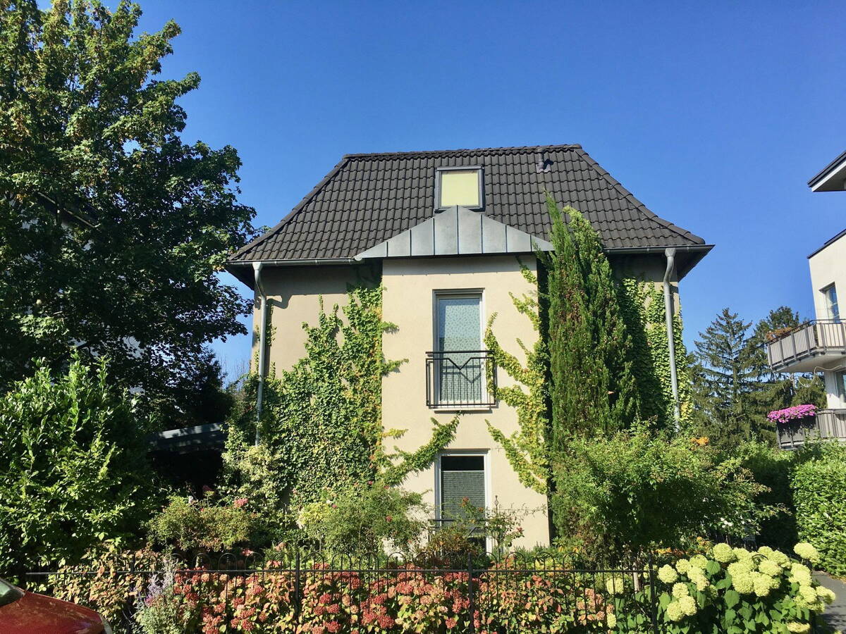 Doppelhaushälfte in ruhiger Sackgasse in Frankfurt-Ginnheim - provisionsfrei – 60431 Frankfurt am Main – Bild 1 von 9