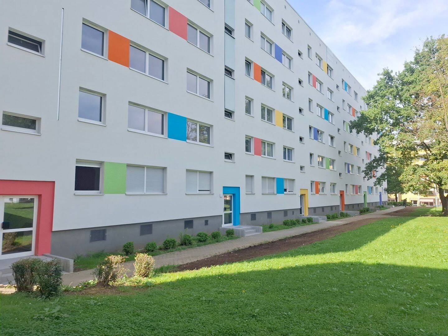 Frisch sanierte Dachgeschosswohnung mit Balkon und Spielplatz in ruhiger Lage – Chemnitz – Vorschaubild 9