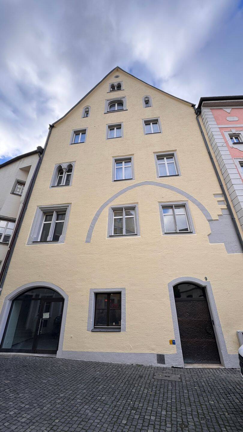 ***WG-Haus, kleines Studentenwohnheim mitten in Regensburg***