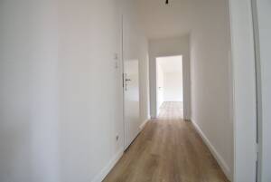 OB-Sterkrade! Renovierte 4-Zimmer-Whg mit Balkon – 46145 Oberhausen – Vorschaubild 2