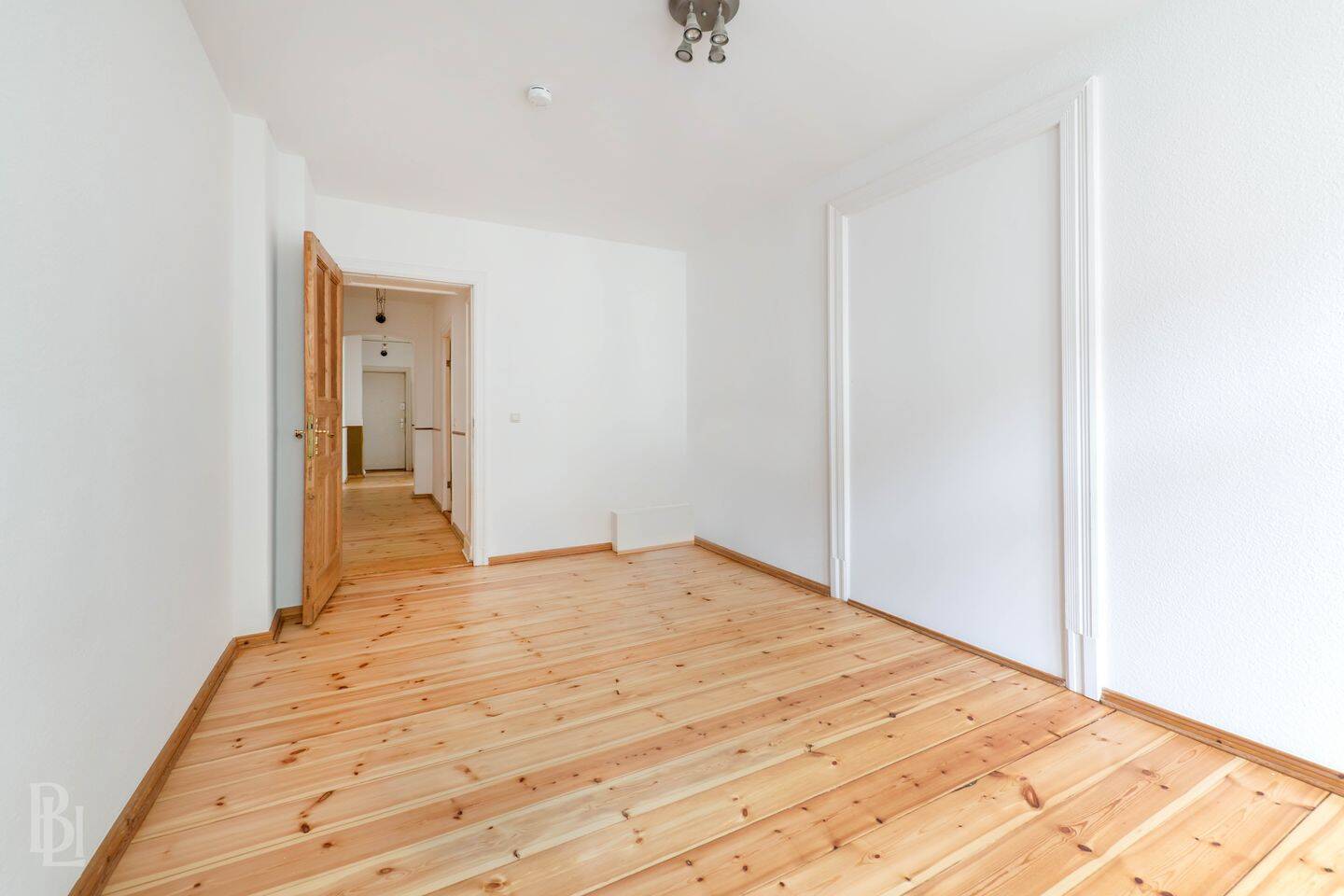 Helle 2-Zimmer-Wohnung in ruhiger Lage - 69?m² Wohnkomfort – Berlin – Vorschaubild 3