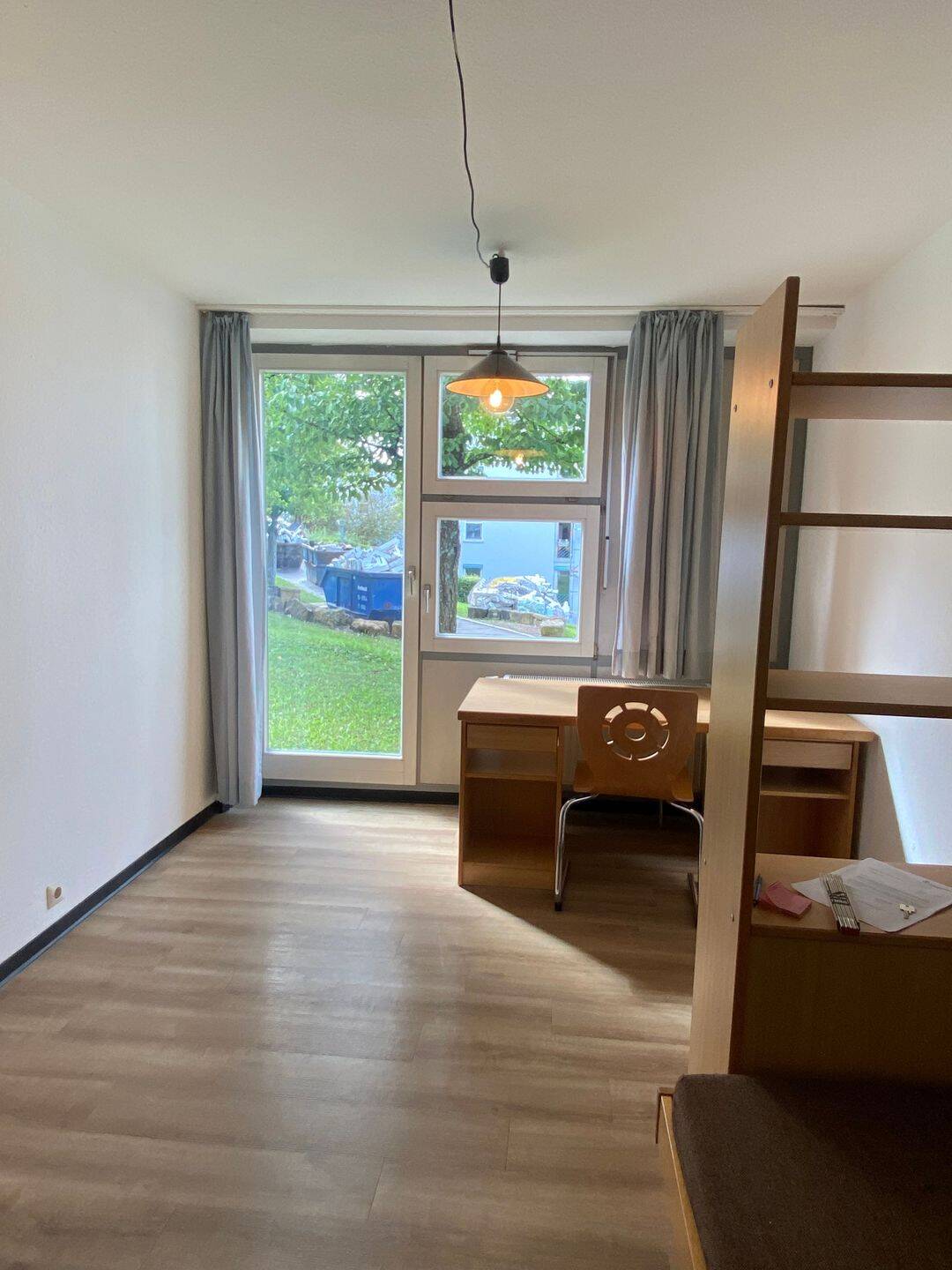 Zimmer in Mädchen-WG zur Untermiete (Wohnheim) – Stuttgart – Vorschaubild 2
