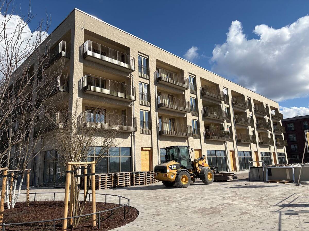 * Erstbezug HafenCity - moderne 4 Raumwohnung mit großer Loggia und schönem Blick * – 1097 Dresden – Bild 1 von 9