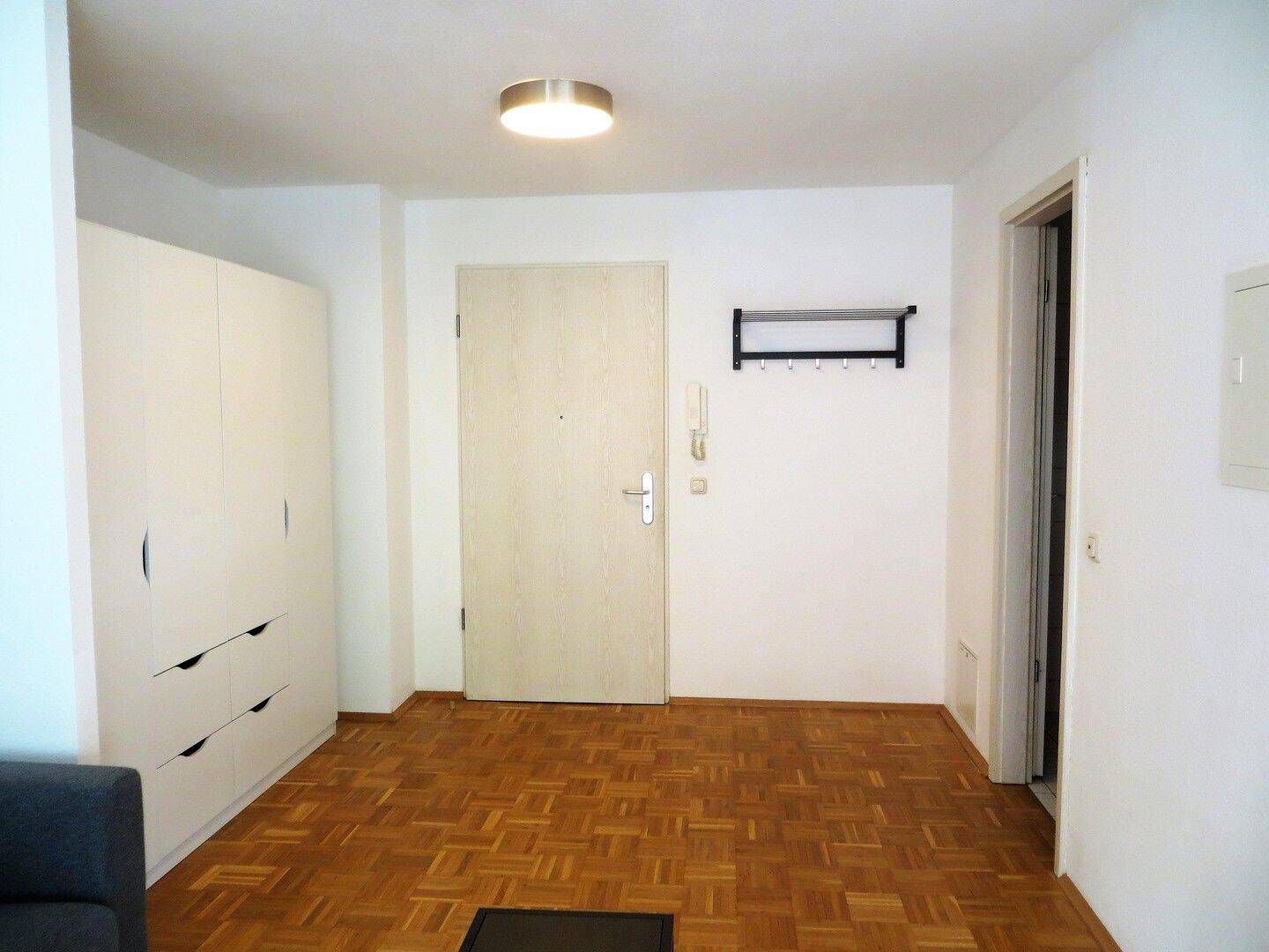 Top gelegene, 1-Zimmer Eigentumswohnung mit Westbalkon und Tiefgaragenstellplatz – Köln – Vorschaubild 6