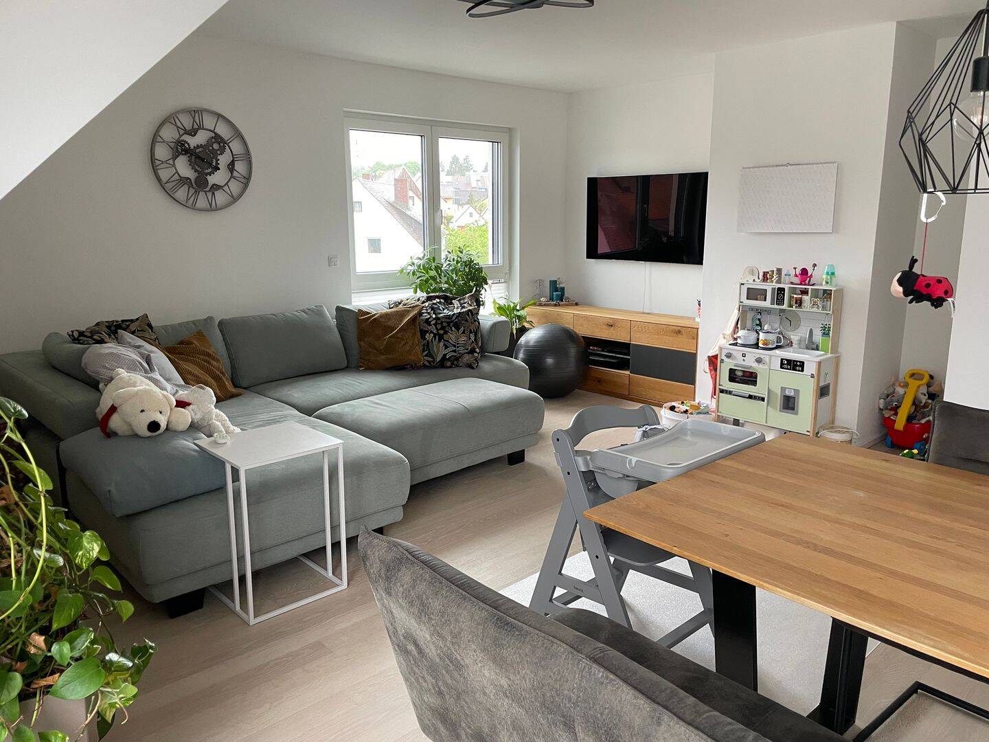 Teilmöblierte 3-Zimmerwohnung ab 01.10.2026; 91056 Erlangen, Herzogenauracherstr. 4a. (Frauenauracher Höfe) – Erlangen – Vorschaubild 8