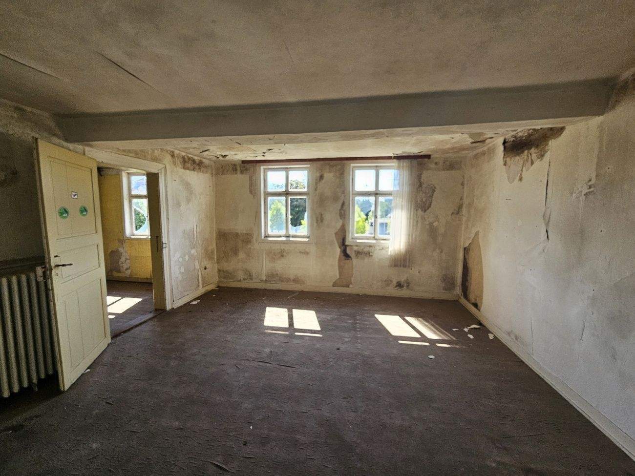 Historisches Herrenhaus – Charme trifft auf enormes Entwicklungspotenzial – Waldeck – Vorschaubild 3