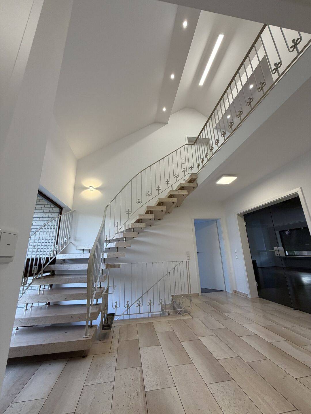 Haus mit Innenpool & viel Platz – Bielefeld – Vorschaubild 3