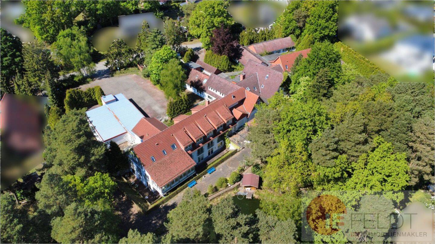 Für Revitalisierung oder Freilegung & Neubau: Anwesen bei Hamburg mit ehemaliger Senioren-Residenz – Seevetal – Bild 1 von 9