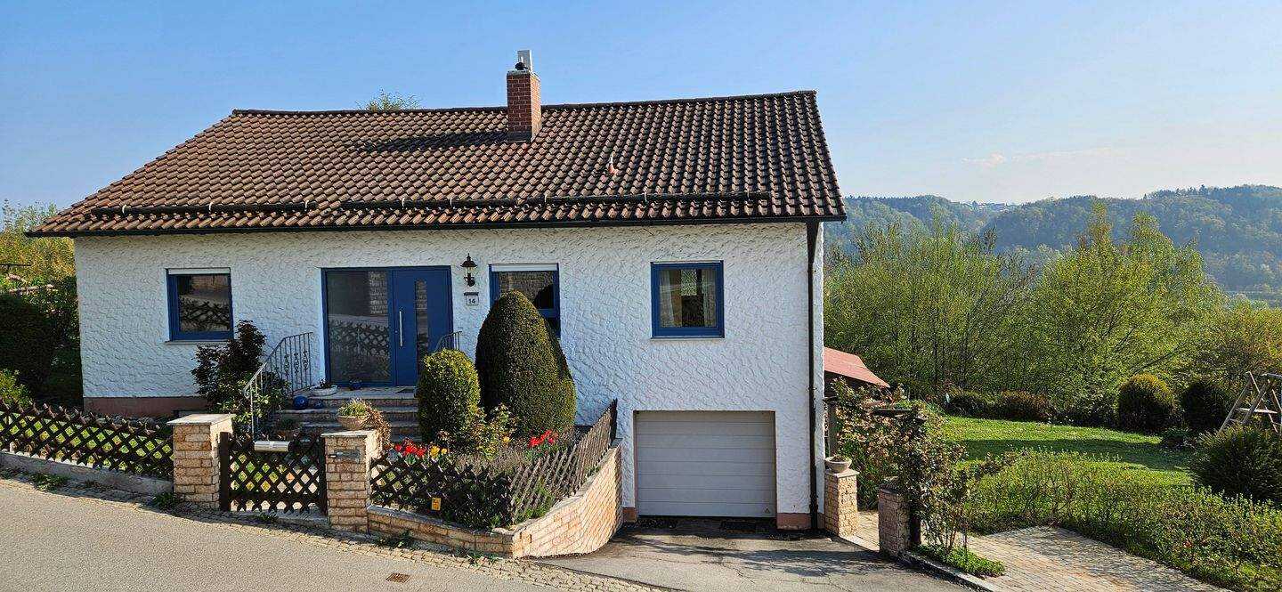Atemberaubende L A G E in guter Nachbarschaft! Landhaus mit toller Fernsicht über die Stadt Vilshofen/Donau! – Vilshofen an der Donau – Vorschaubild 2