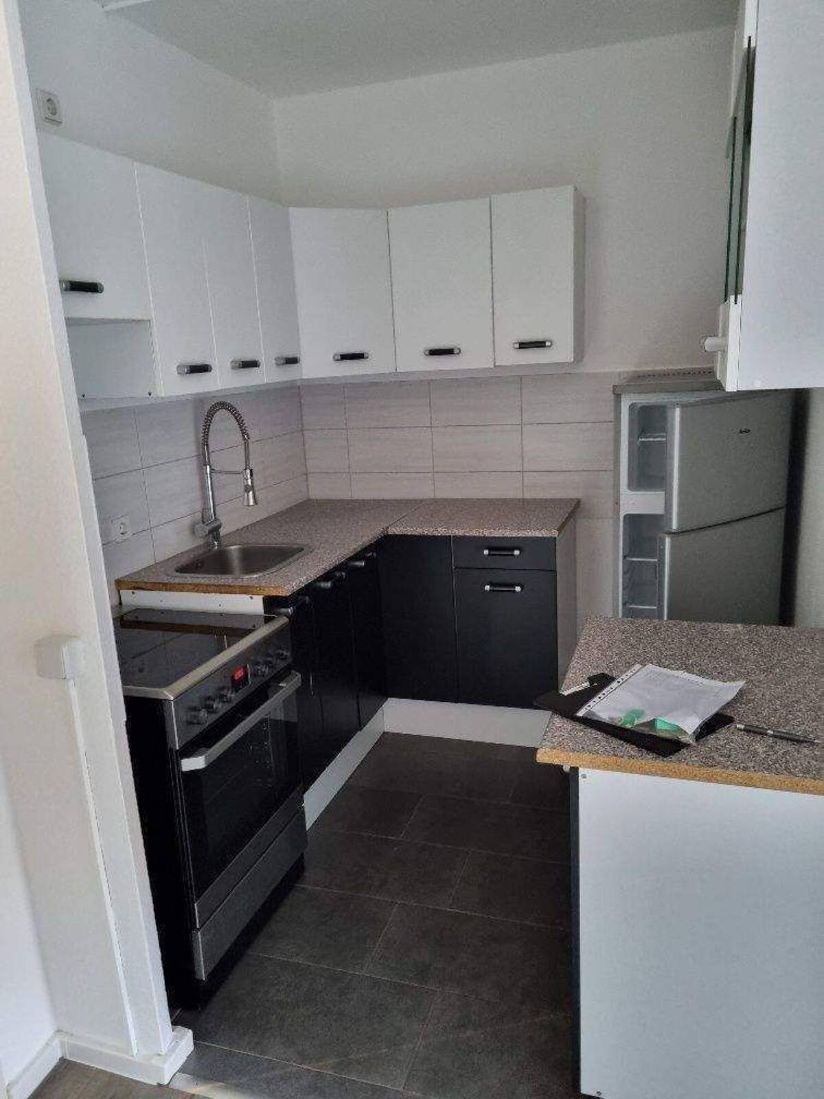 Kleine 3 Raumwohnung mit Eibauküche zum Wohlfühlen – 9123 Chemnitz – Bild 1 von 5