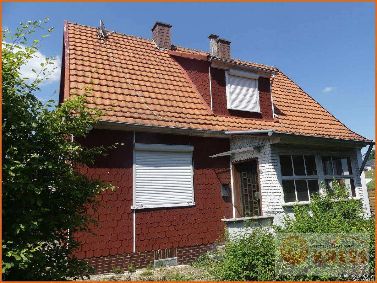 Wohnhaus auf großem Grundstück in der Ortslage von Steinau-Ulmbach