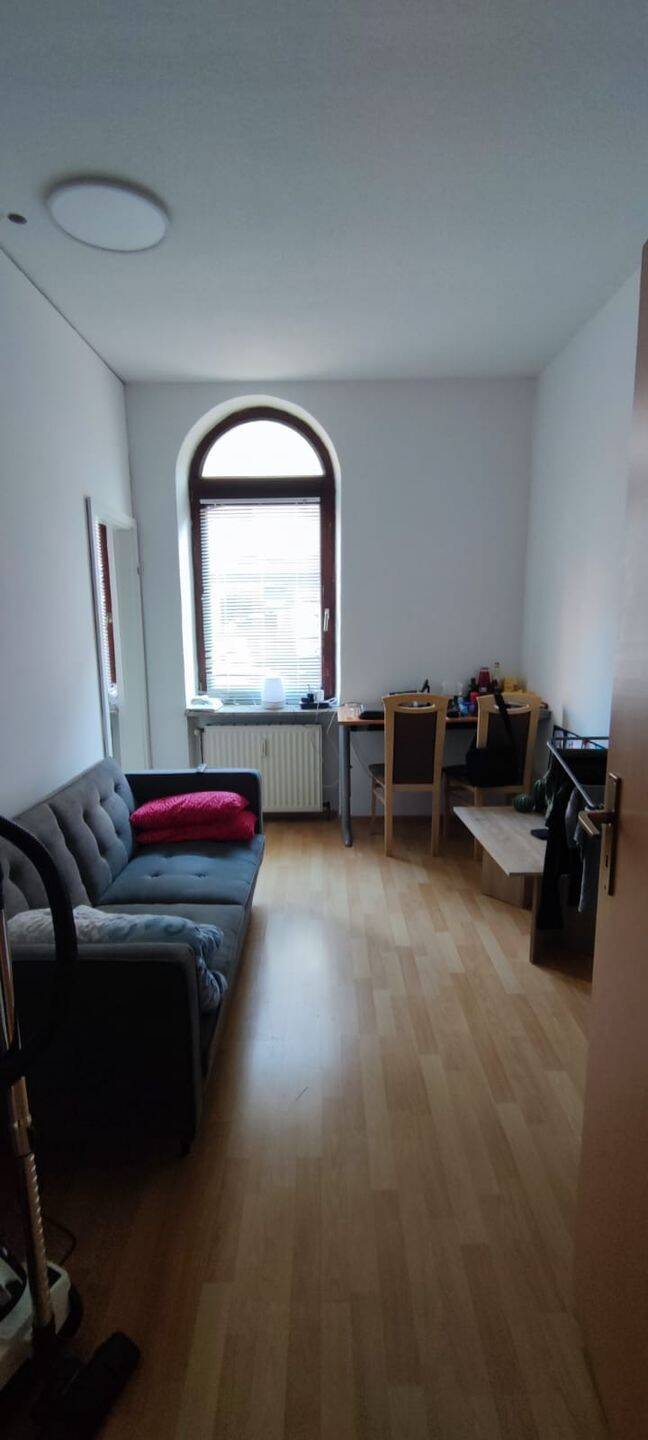 N- St. Johannis - Kapitalanlage in begehrter Lage - renovierungsbed. 1-Zimmerwohnung mit möblierter Kochniesche