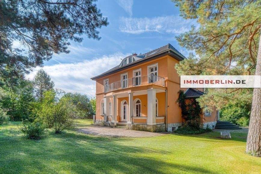 IMMOBERLIN.DE – Toplage! Perfekt sanierte Villa mit phantastischem Parkgarten – Woltersdorf – Bild 1 von 8
