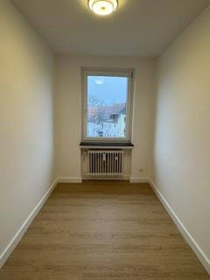 Helle 3 Zimmerwohnung in Hannover Ahlem frisch renoviert mit Einbauküche und KFZ Stellplatz – Hannover – Vorschaubild 8