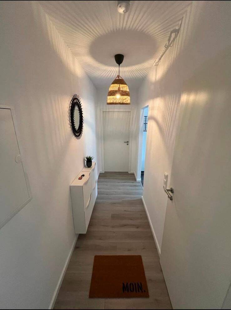 Wunderschöne 2-Zimmer-Wohnung in Bremerhaven. – Bremerhaven – Bild 1 von 8