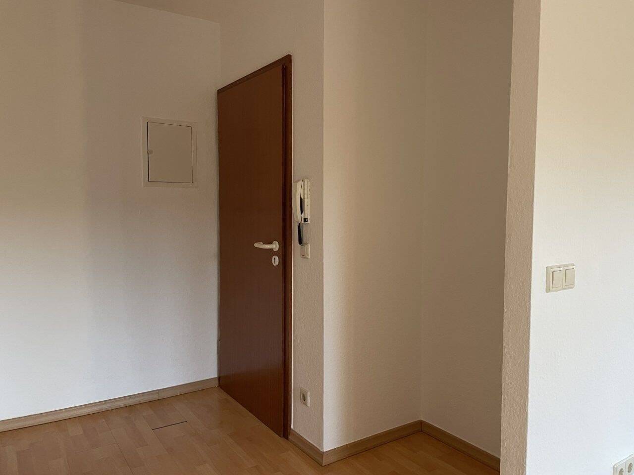 Zur Anlage mit Potential für mehr - Küche und Bad mit Fenster, Balkon sowie Stellplatz! – Chemnitz – Vorschaubild 5