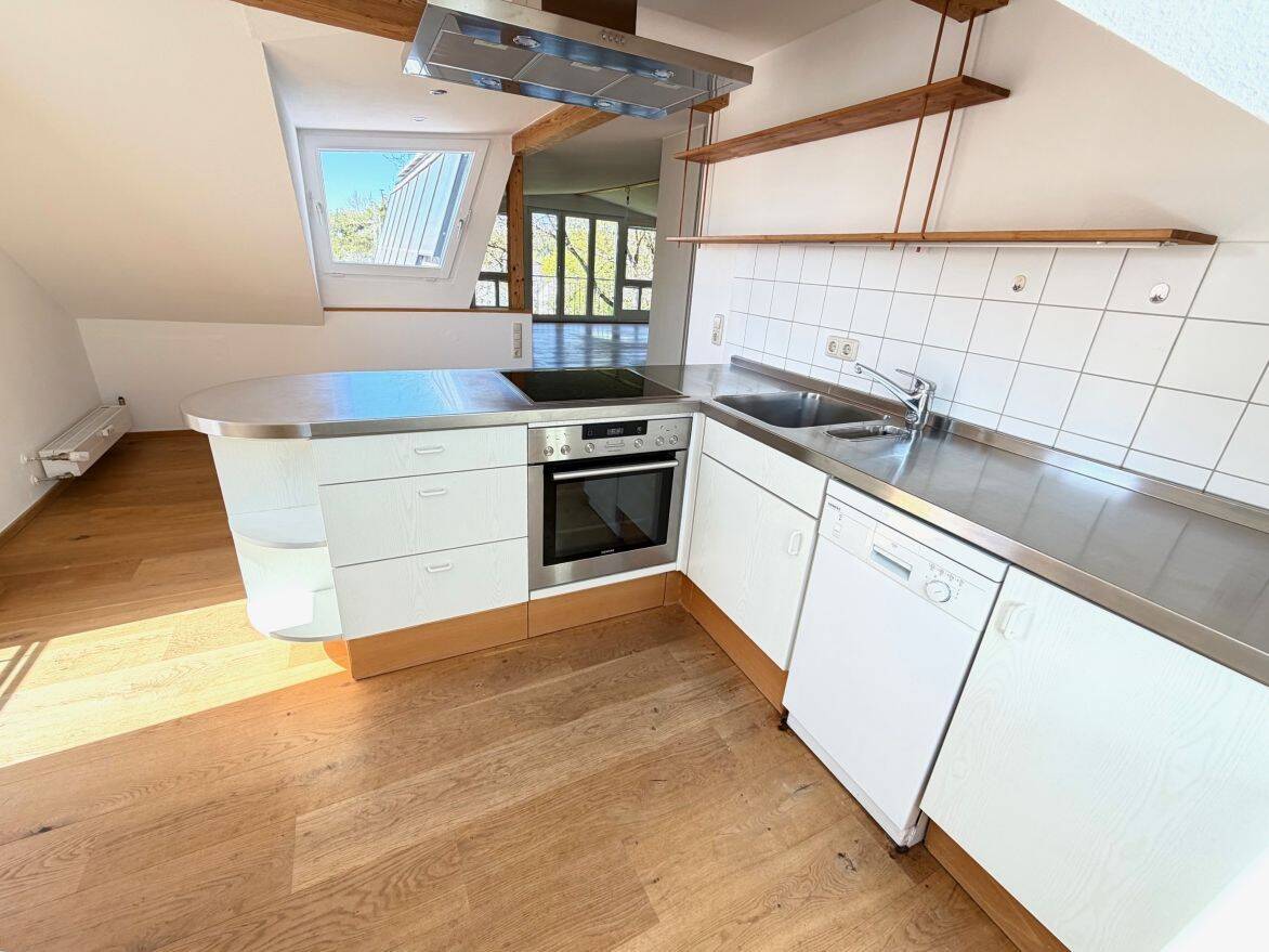 ***Loft-artige*** 2,5-Zimmer-Mansardenwohnung ***absolut ruhige Lage*** – München – Vorschaubild 6
